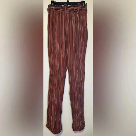 American Eagle Womens Red High Waisted Belted Tapered Leg Pants Size XS - Picture 5 of 9